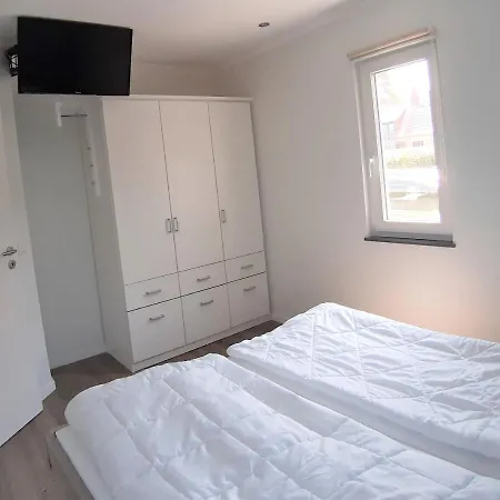 Strandbungalow Jette * Glowe